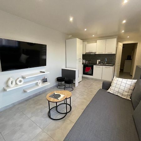 Dependance Cosy Et Paisible Apartman Osny Kültér fotó