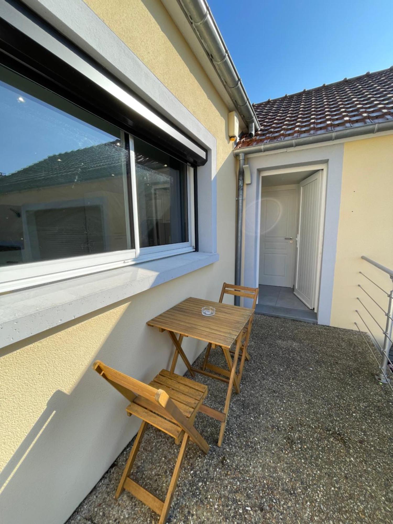 Dependance Cosy Et Paisible Apartman Osny Kültér fotó